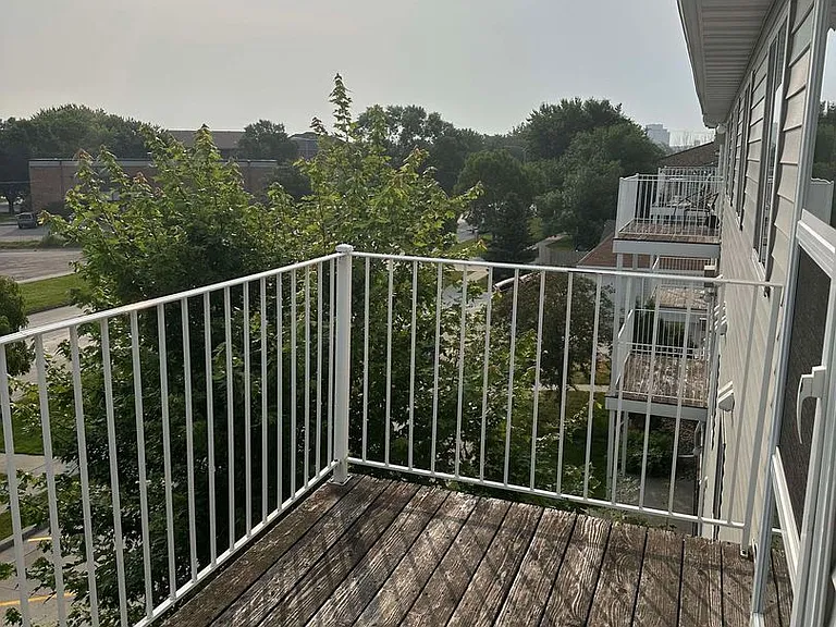 Dakota E & W Apartments — Photo 46
