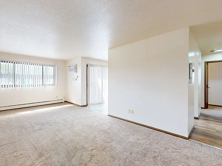 Sterling Square Apartments — Photo 6