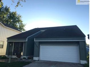 6602 Earnshaw St, Shawnee, KS 66216