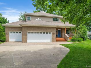 8606 Golfside Dr, Commerce Township, MI
