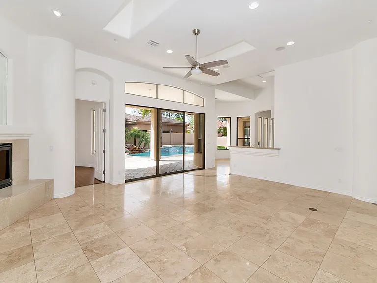 11139 E Cannon Dr — Photo 7