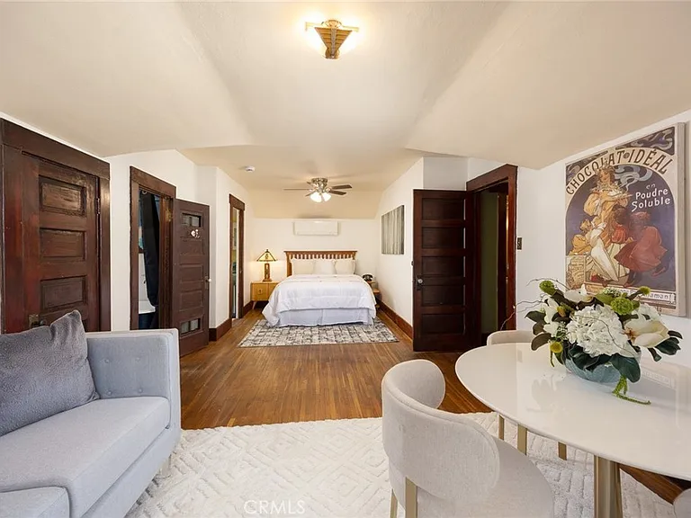 579 N Chester Ave #1 — Photo 1