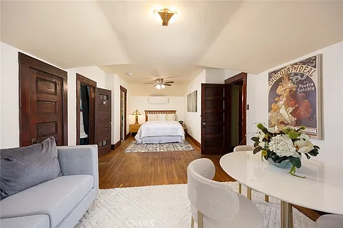 579 N Chester Ave #1 Photo 1 579 N Chester Ave #1 Photo 1