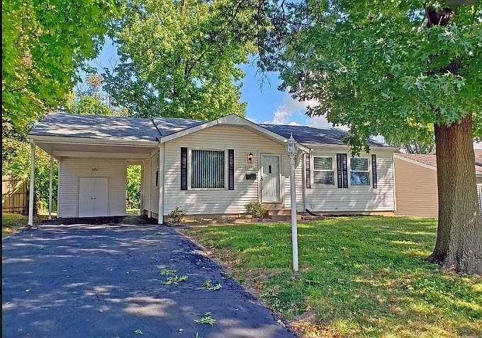 1st image of 12118 Parkwood Pl