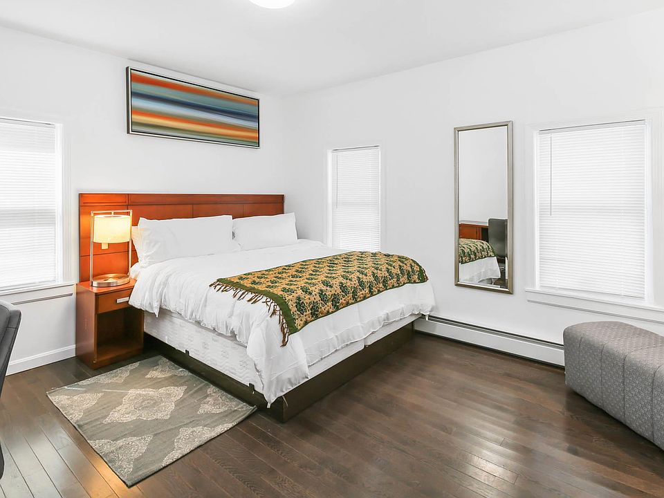 KING BED with GIGANTIC WORK SPACE