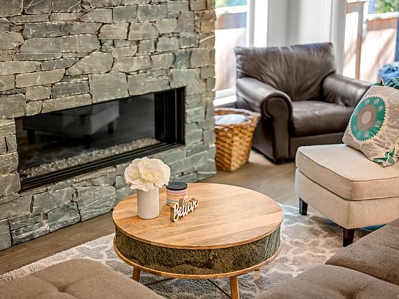 4th image of 2880 Arden Rd #4