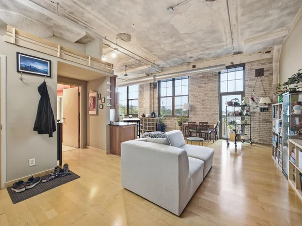 1901 E Hennepin Ave Unit 303, Minneapolis, MN 55413