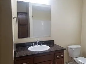 614 N Woodlawn Ave — Photo 11