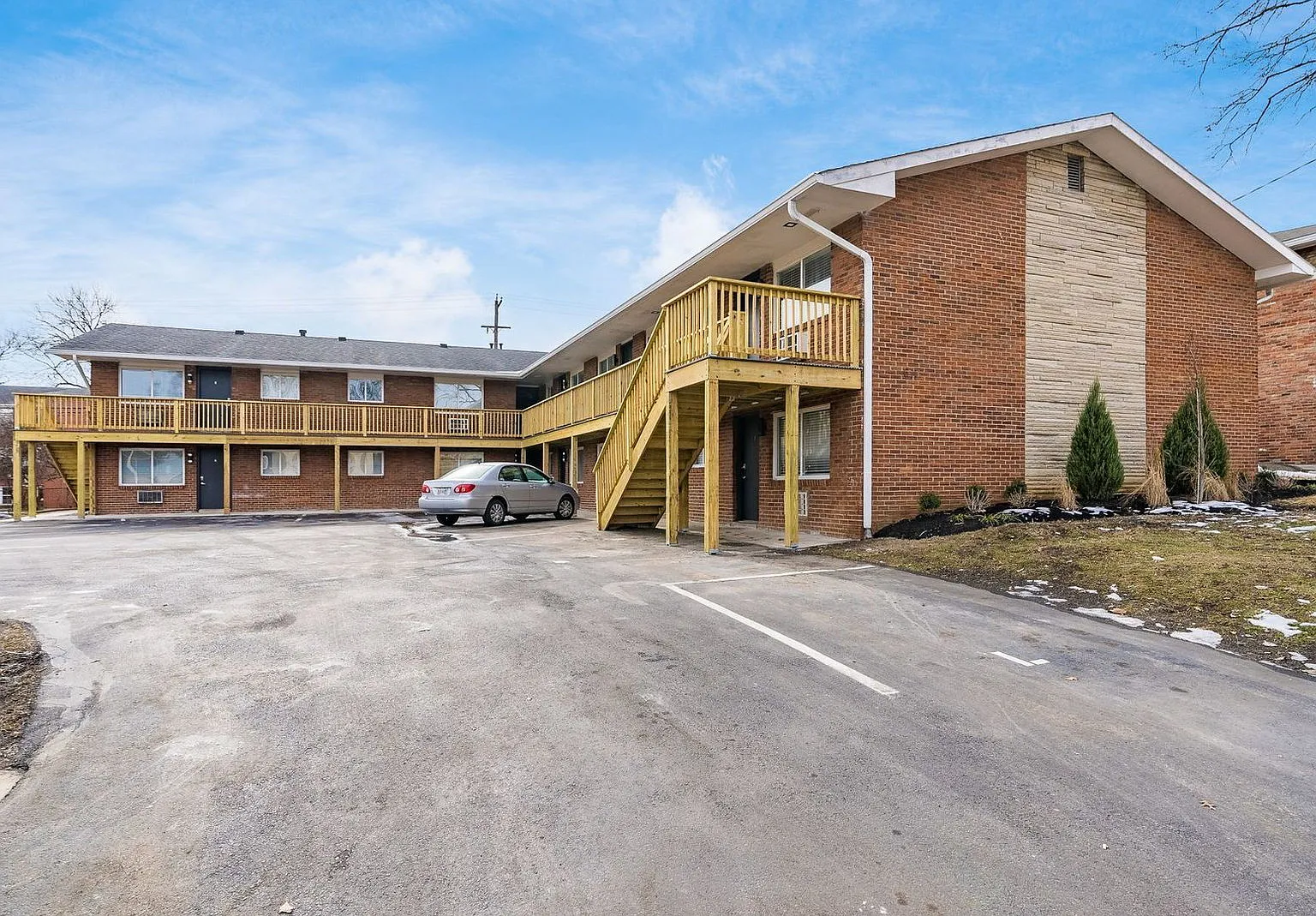 1 bed, 1.0 bath, $899 — Photo 2