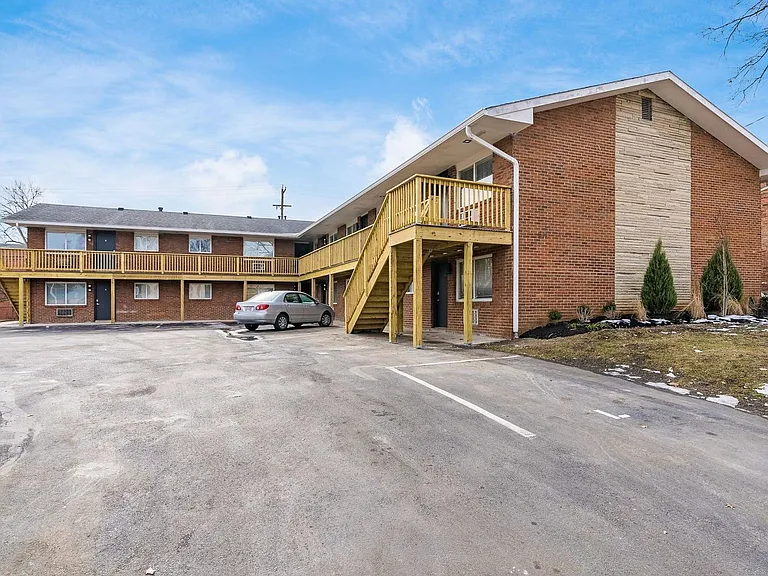611 Riverview Dr #K — Photo 2