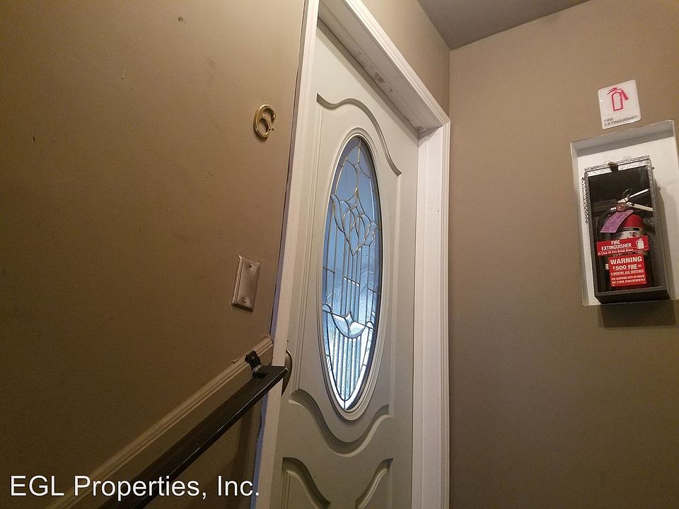 1st image of 1332 N Sierra Bonita Ave APT 06