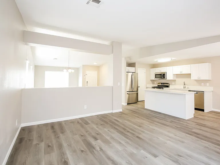 3117 Honeysuckle Ave — Photo 4