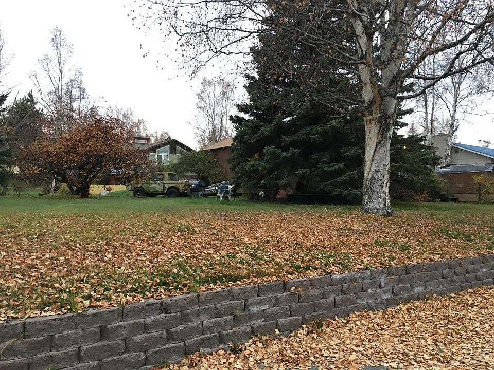 2nd image of L14 Columbine St