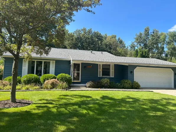 637 Gatewood Dr, Lowell, IN 46356