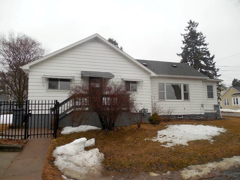 1st image of 600 E Margaret St