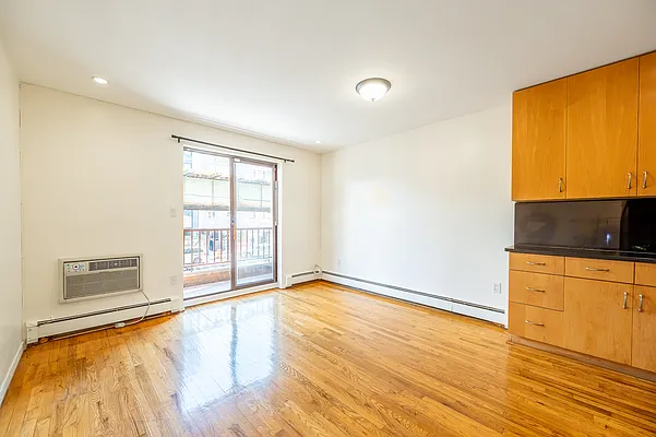 Rented by Astoria Realty | media 1