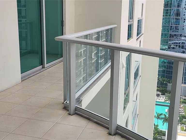 300 S Biscayne Blvd #Penthouse 3807 — Photo 17