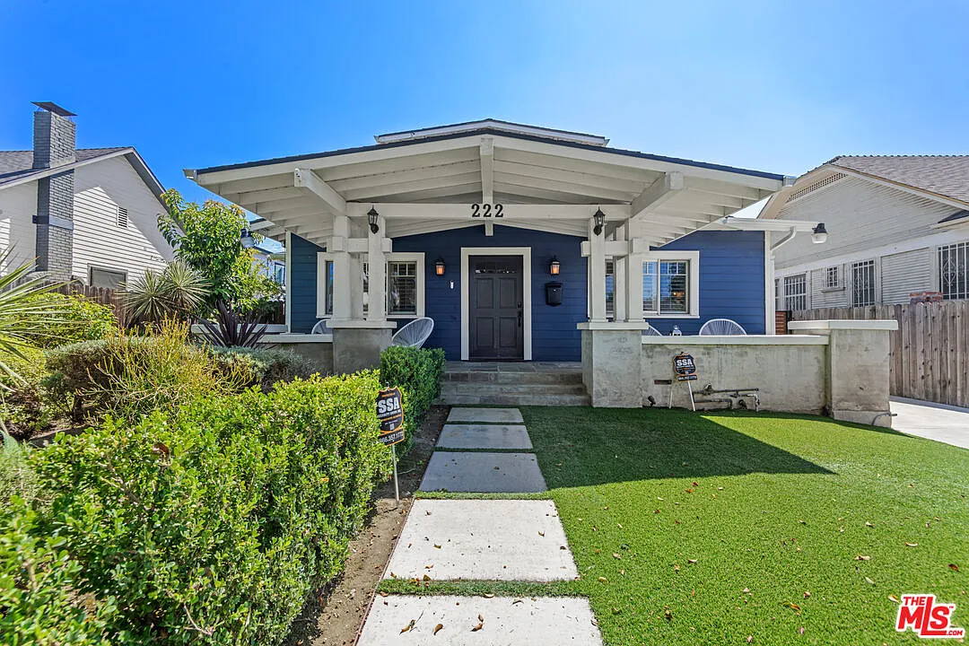 4 bed, 4.0 bath, 2904 sqft, $9,500 — Photo 1