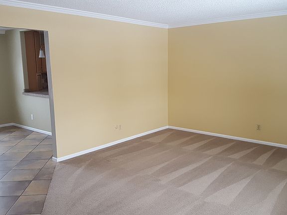 Front Dr - Liv Rm to Dn Rm