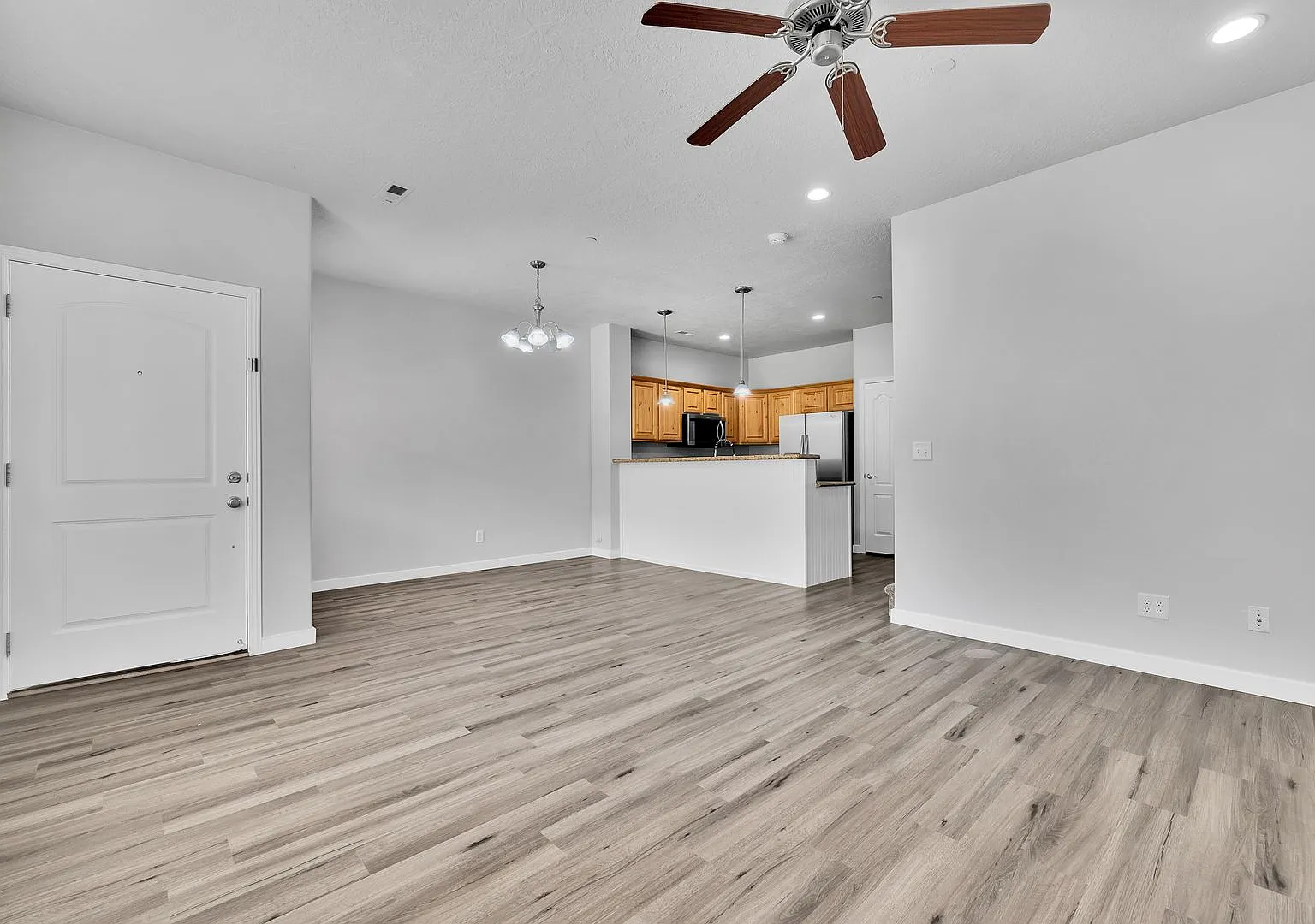 Beautiful Pleasant Grove Townhome for Rent — Photo 4