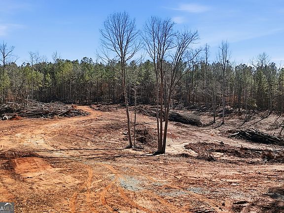 5th image of 649 Dixon Rd