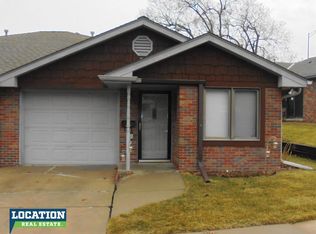 5440 Pioneers Blvd #3, Lincoln, NE 68506