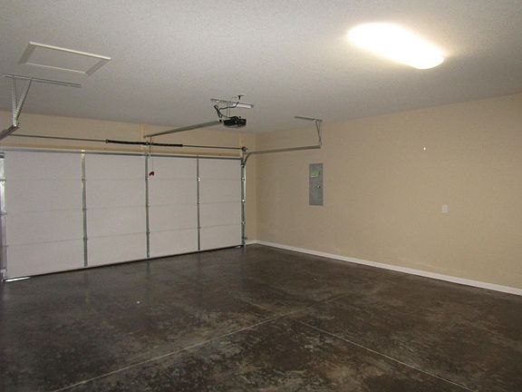 3rd image of 4109 Moccasin Ln
