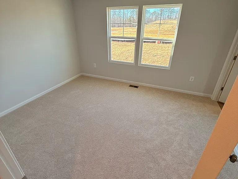 121 Oldfield Dr — Photo 34