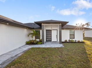 3515 NE 17th Ave, Cape Coral, FL 33909