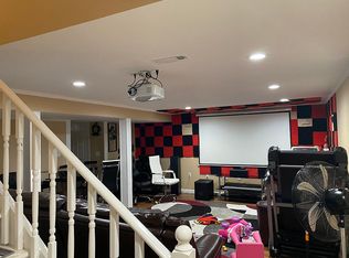 401 Windsor Rd, Bergenfield, NJ 07621