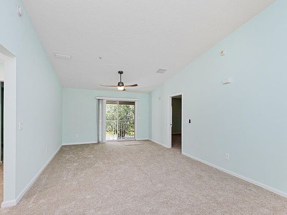 3rd image of 7047 Deer Lodge Cir Unit 1-112