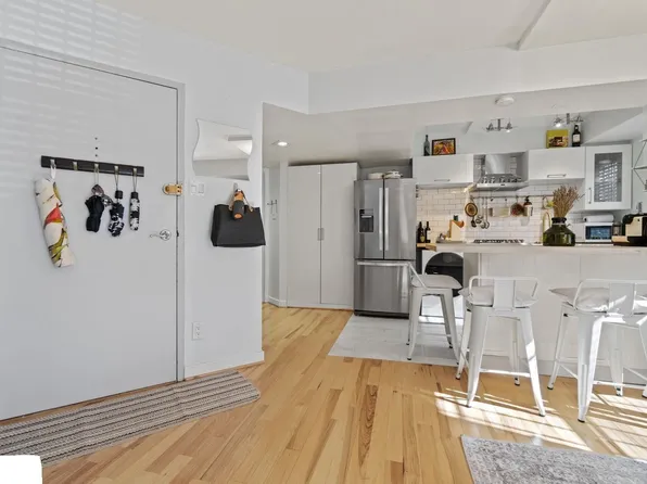 1801 Clydesdale Pl NW #329, Washington, DC 20009