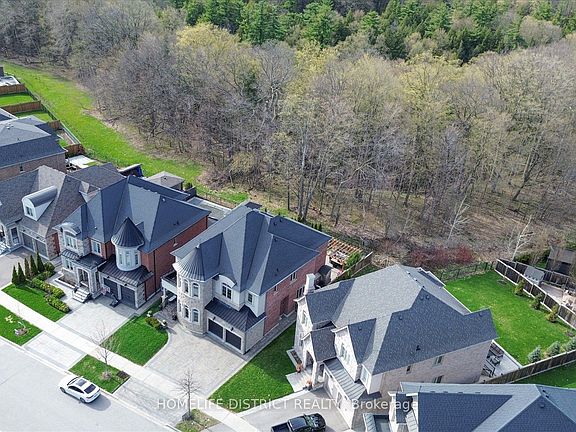 5th image of 210 Cannes Ave