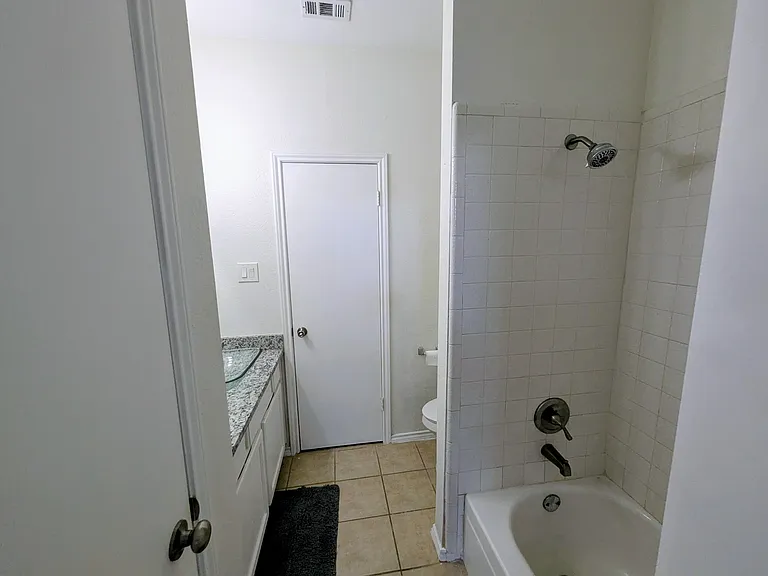 1508 Mayfair Dr — Photo 11