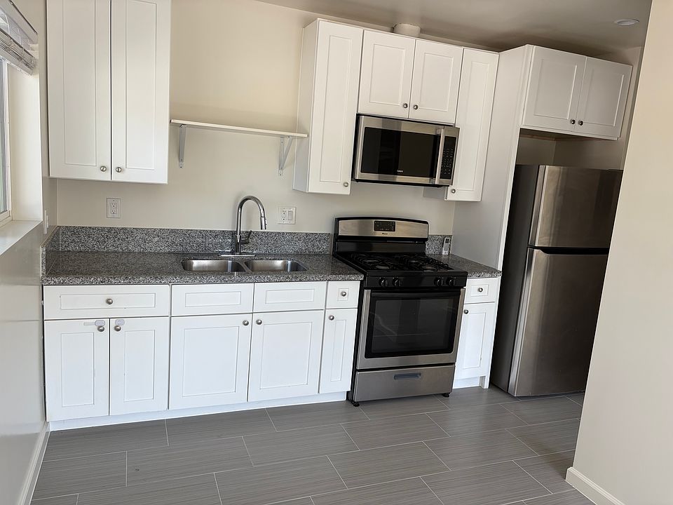 1st image of 14977 Astoria St