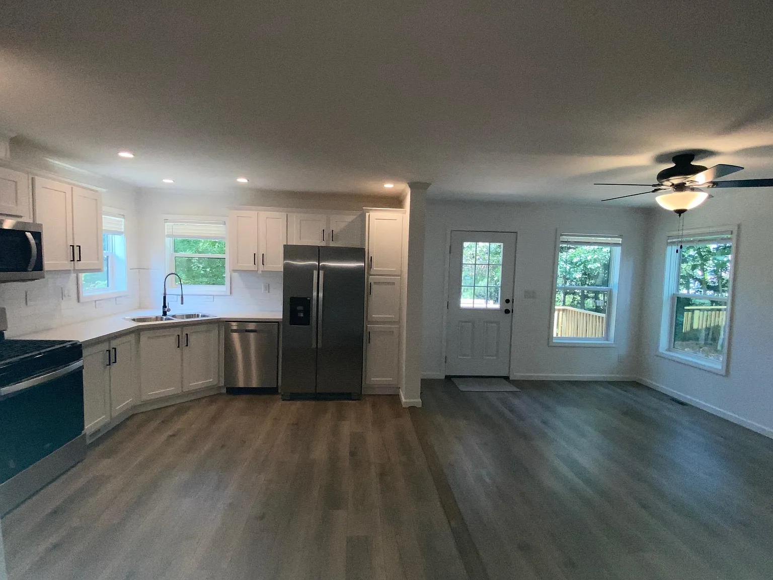 2 bed, 2.0 bath, 960 sqft, $2,500 — Photo 3