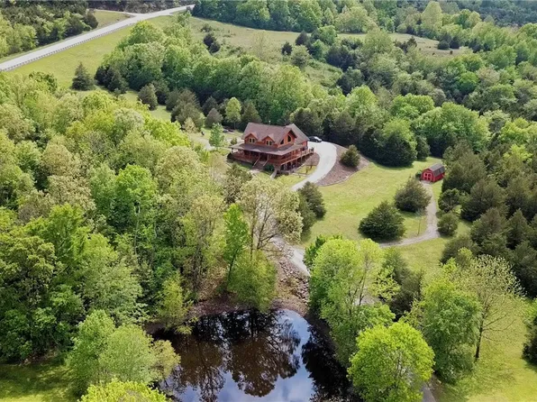 8200 Highway 221 S, Eureka Springs, AR 72632