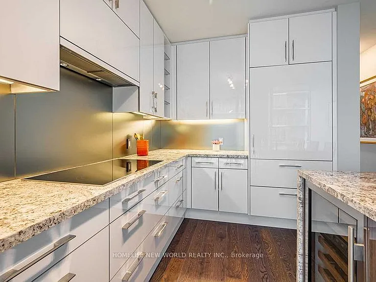 29 Queens Quay E #406 — Photo 4