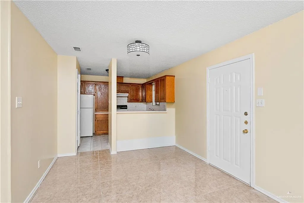 2 bed, 2.0 bath, 940 sqft, $850 — Photo 3