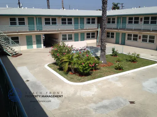 10600 S. Inglewood Blvd. Photo 1