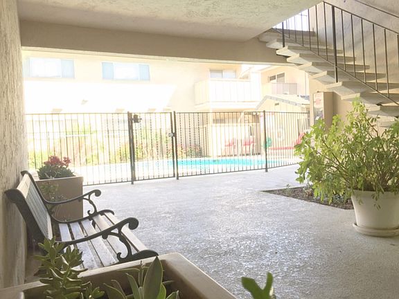 2nd image of 906 Burbank Dr APT 15