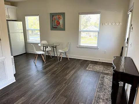 4th image of 3001 E Jackson St #B