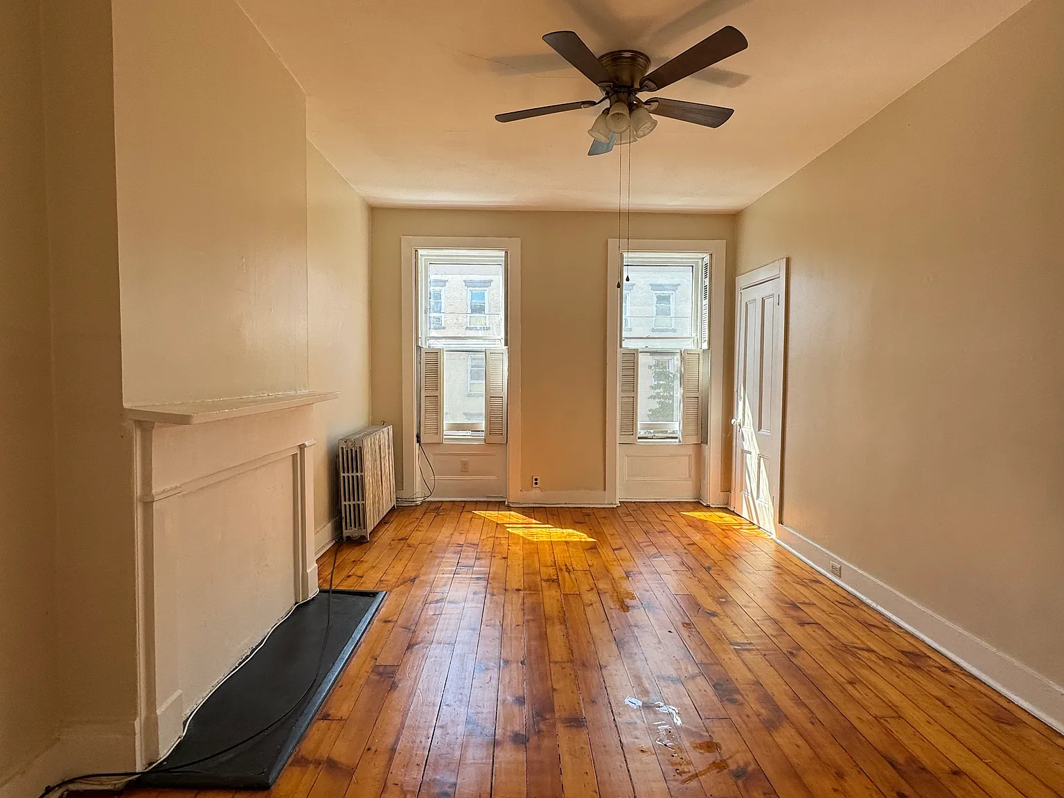 1015 Willow Ave — Photo 3