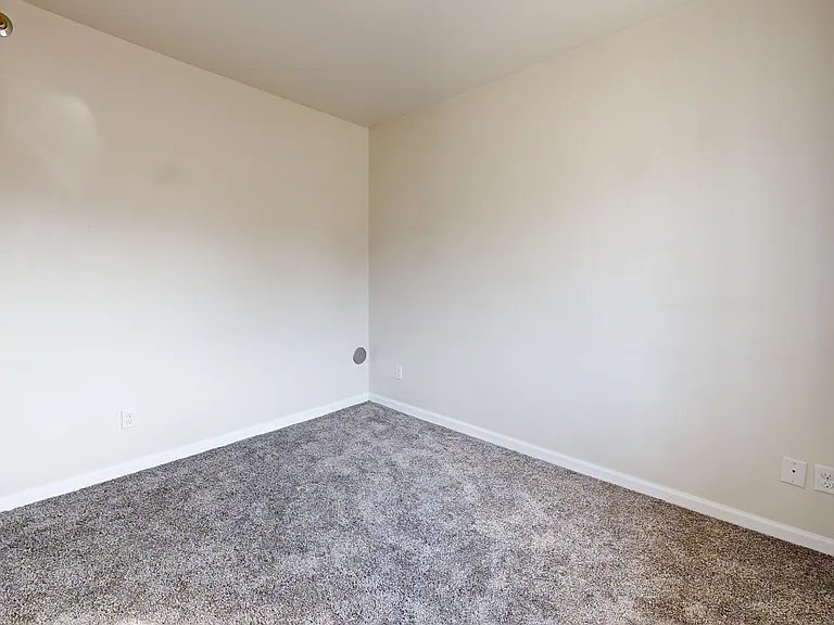 Pineview Apartments — Photo 7