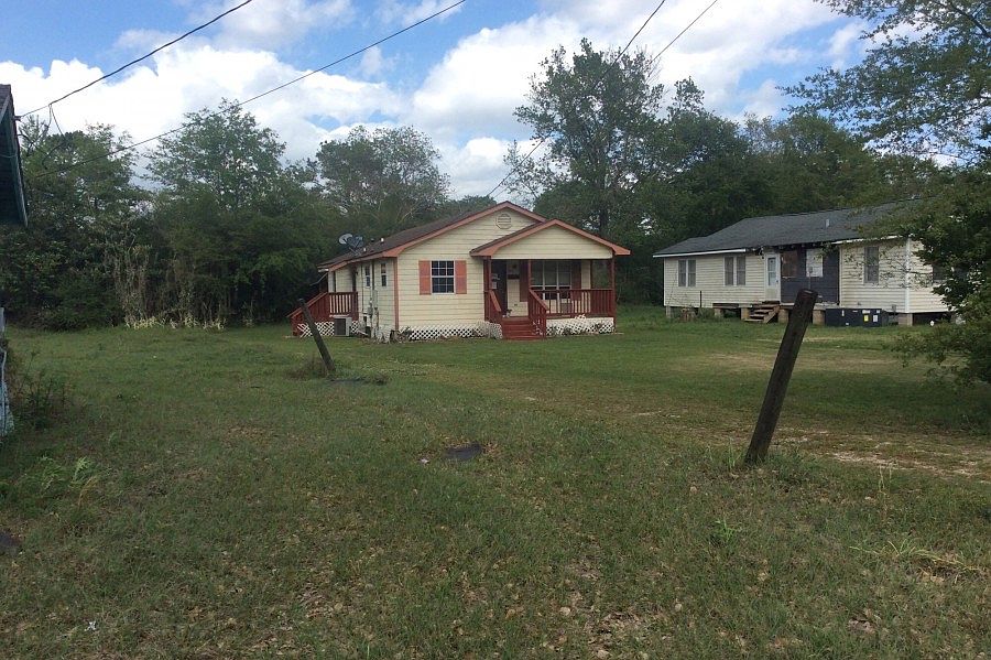 2nd image of 233 Carver Ave