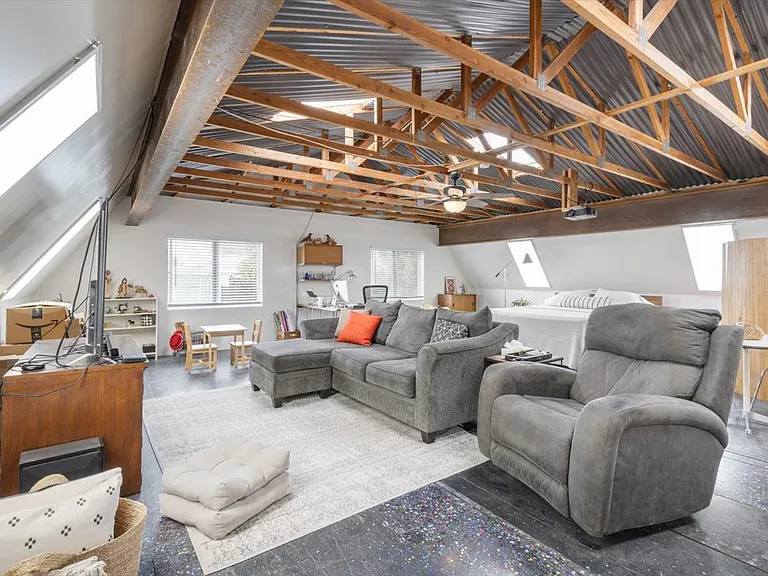 2102 Deerpark Dr — Photo 25