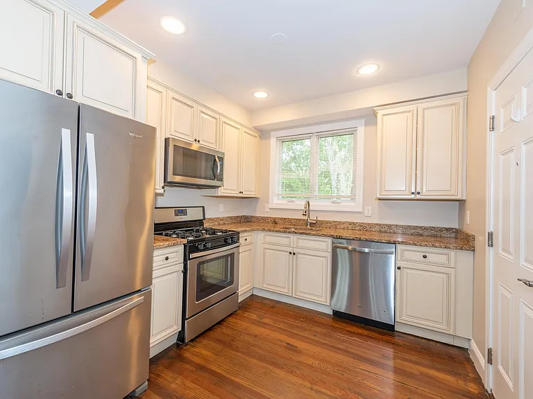 131 Willow Ave #2 — Photo 9