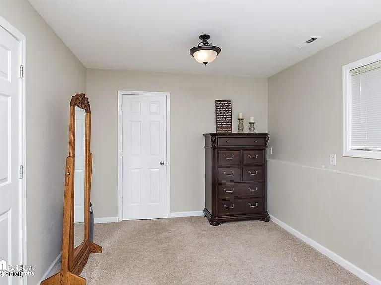 Ragged Top Cir — Photo 6