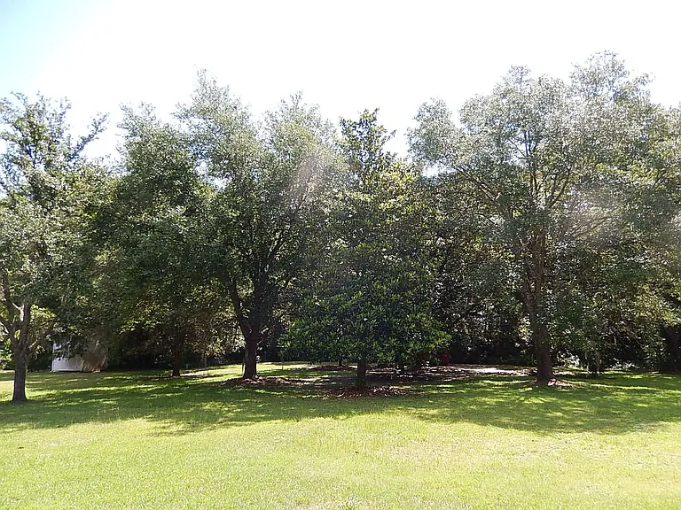 1858 Vineland Ln — Photo 37