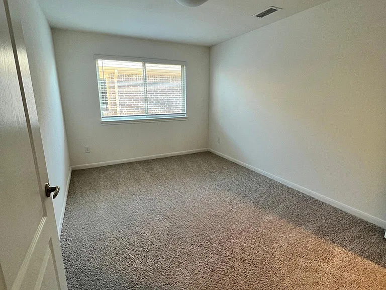 1204 Sumner St — Photo 19